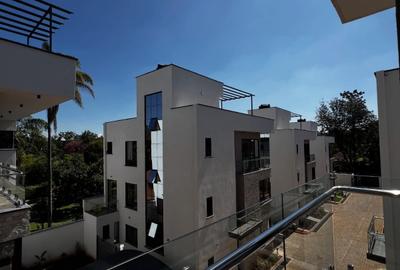 4 Bed Townhouse with En Suite in Lavington