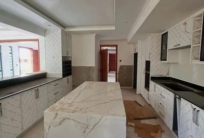 5 Bed House with En Suite in Karen - 3