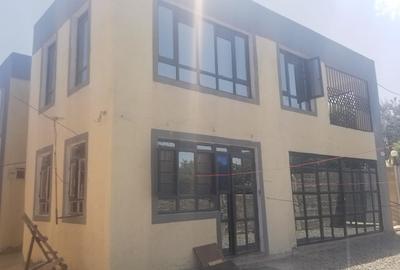 2 Bed Apartment with En Suite at Near Noonkopir Plaza