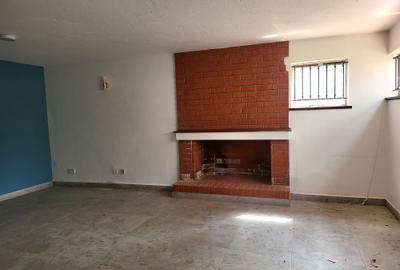 4 Bed House with Staff Quarters in Gigiri