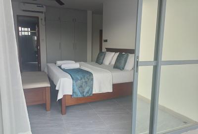 Serviced 3 Bed Apartment with En Suite at Beach Road