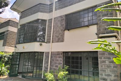 5 Bed Townhouse with En Suite in Spring Valley