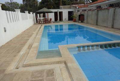2 Bed Apartment with En Suite at As924