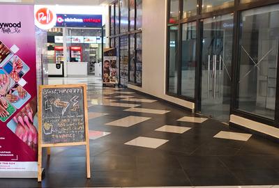 489.76 ft² Commercial Property with Service Charge Included at Rose Avenue