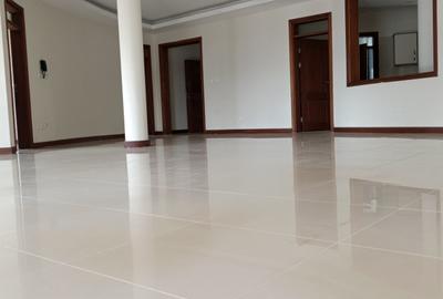 4 Bed Apartment with En Suite in Westlands Area - 3