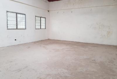 7,000 ft² Warehouse with Service Charge Included in Industrial Area - 2