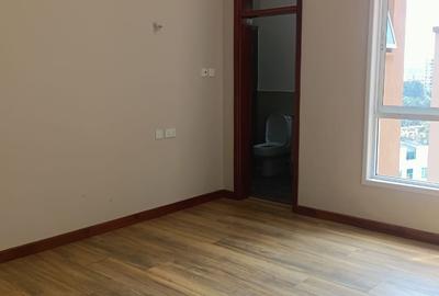 Serviced 3 Bed Apartment with En Suite in Riverside