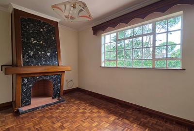 5 Bed House with En Suite in Runda - 4