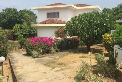 4 Bed Villa with En Suite in Watamu - 3