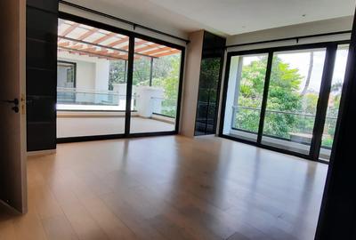 4 Bed Villa with En Suite in Lavington - 3