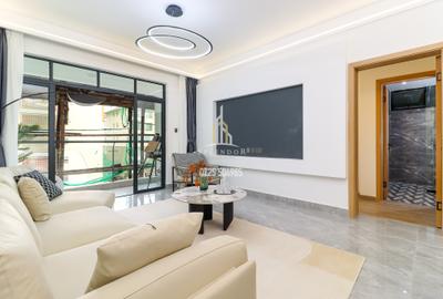 2 Bed Apartment with En Suite in Lavington
