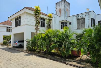 5 Bed Villa with En Suite in Nyali Area