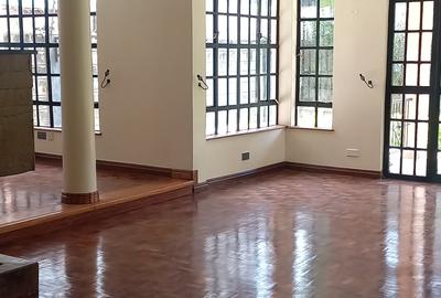 5 Bed Townhouse with En Suite in Lavington