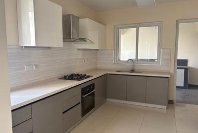 4 Bed Apartment with En Suite in Parklands - 2