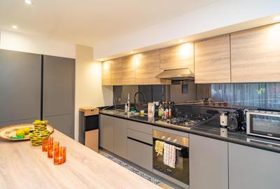 Furnished 2 Bed Apartment with En Suite at Riverside