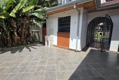 5 Bed Townhouse with En Suite at Lavington - 3