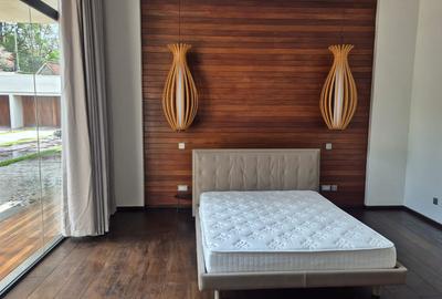 4 Bed House with En Suite at Loresho - 2