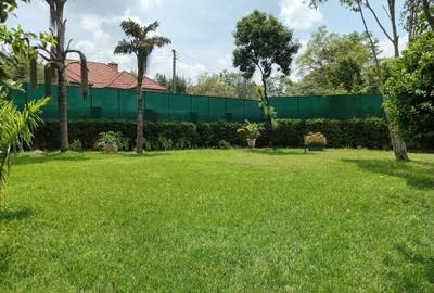 4 Bed House with En Suite in Lavington