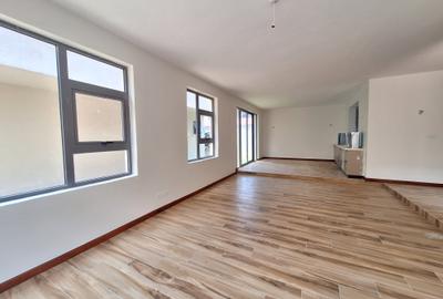 5 Bed Townhouse with En Suite at Lavington Green. - 3