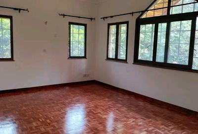 4 Bed House with En Suite in Kitisuru - 4