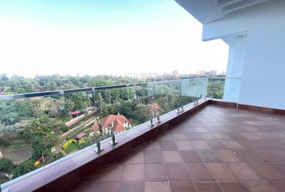 3 Bed Apartment with En Suite in Parklands