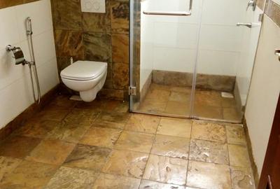 4 Bed Apartment with En Suite at Riverside Drive