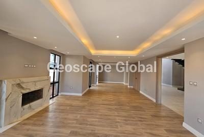 5 Bed Townhouse with En Suite in Runda - 2