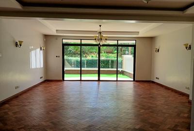 3 Bed Apartment in Riverside - 4