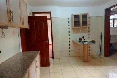 4 Bed Townhouse with En Suite in Rosslyn