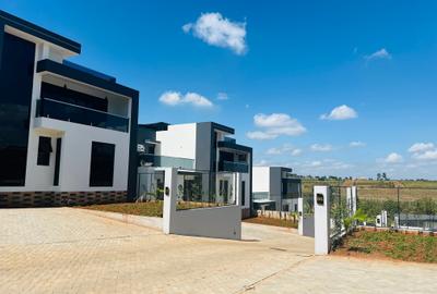 5 Bed Villa with En Suite in Ruiru - 2