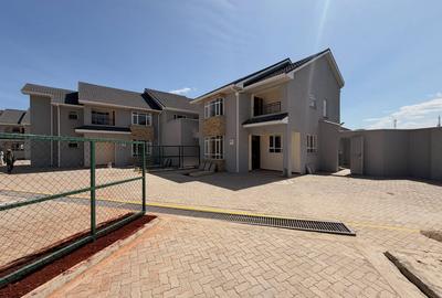 4 Bed Townhouse with En Suite at South C - 3
