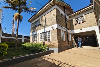 3 Bed Townhouse with En Suite at Off Amboseli Rd