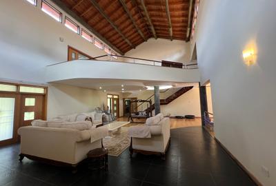 5 Bed Townhouse with En Suite at Kyuna