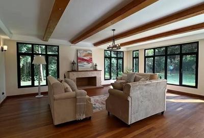 5 Bed House with En Suite in Runda - 2