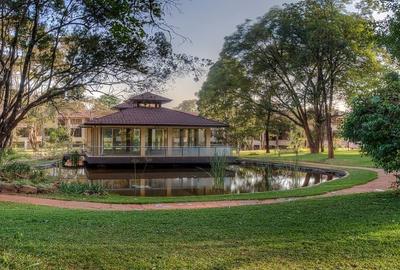 1,661 ft² Office with Backup Generator in Karen