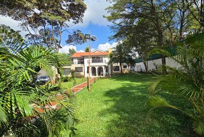 7 Bed House with En Suite in Runda - 2