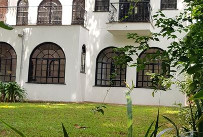 4 Bed Townhouse with En Suite at Riverside Drive - 3