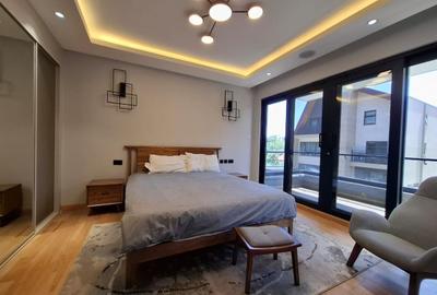5 Bed Townhouse with En Suite in Lavington