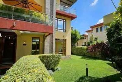 5 Bed Townhouse with En Suite at Lavington Green