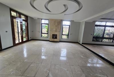 5 Bed Townhouse with En Suite in Lavington