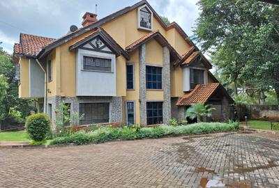 4 Bed Townhouse with En Suite in Kitisuru