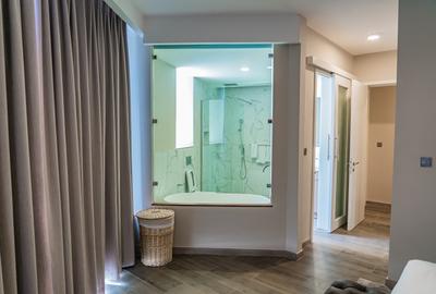 Serviced 2 Bed Apartment with En Suite at Southern Bypass - 3