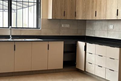 5 Bed Villa with En Suite in Loresho - 4