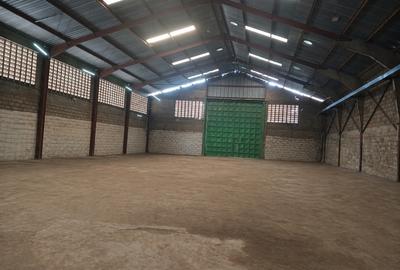 13,000 ft² Warehouse in Industrial Area - 2