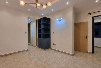 5 Bed House with En Suite at Membley - 4