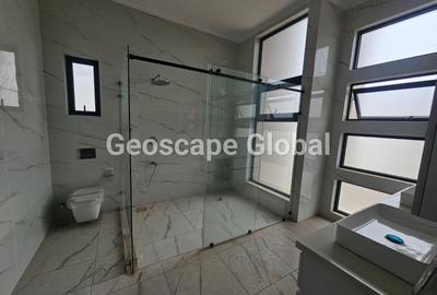 5 Bed House with En Suite in Lavington - 4