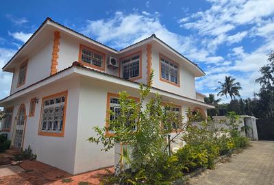 5 Bed Townhouse with En Suite in Nyali Area