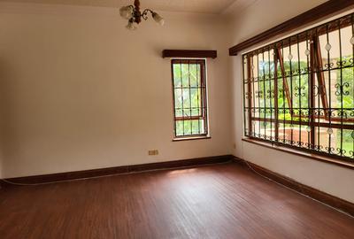 5 Bed Townhouse with Swimming Pool in Runda - 4