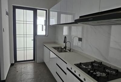 2 Bed Apartment with En Suite in Lavington - 2