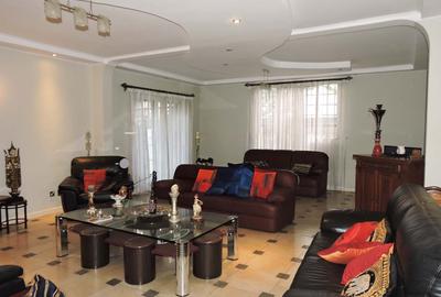 4 Bed Townhouse with En Suite at Off Peponi Road - 4